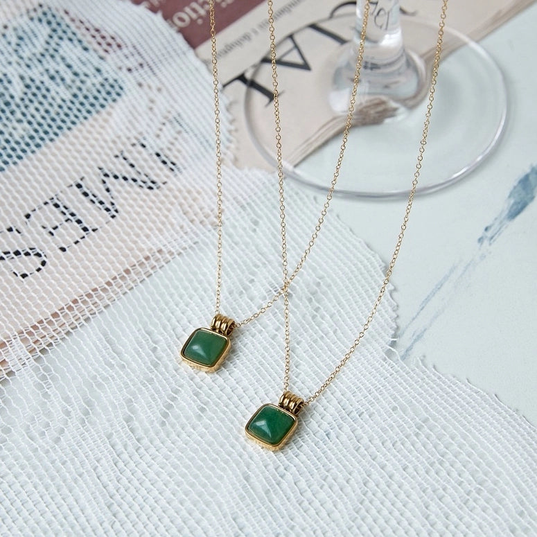 Grounded Gold Stone Necklace